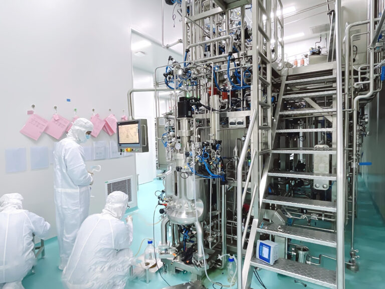 Vaccine production bioreactor